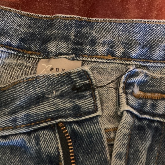 PNC Basic Jeans - Picture 3 of 5